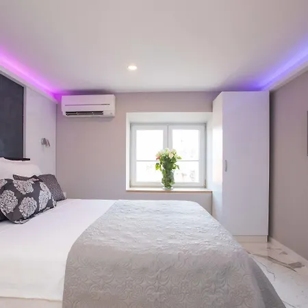 בית הארחה Soleil Luxury Old Town 4*