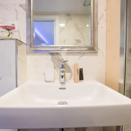 Soleil Luxury Old Town בית הארחה