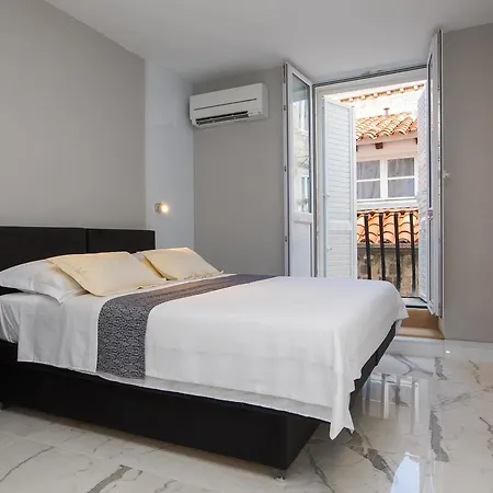 Soleil Luxury Old Town Pensión 4*