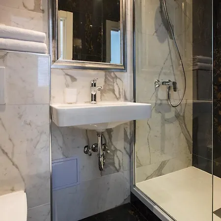 בית הארחה Soleil Luxury Old Town 4*